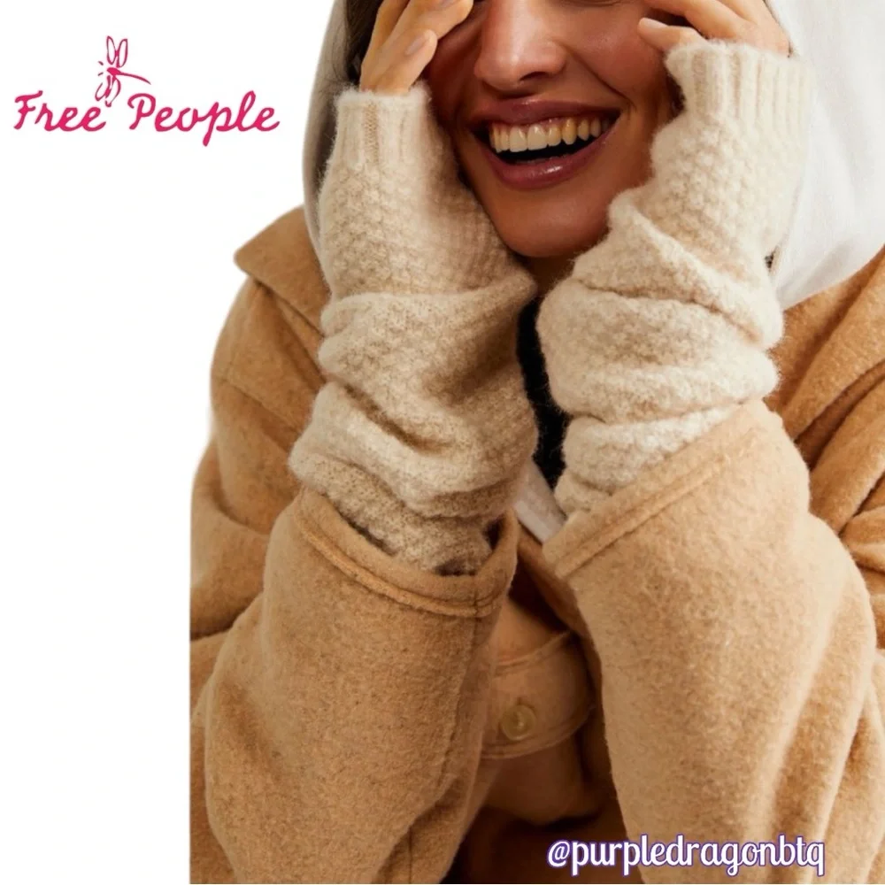 FREE PEOPLE AMOUR KNIT ARM WARMERS NWT 🔥 SALE 🔥